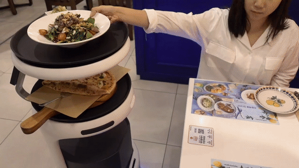 KT AI 식당 무인 서빙 로봇